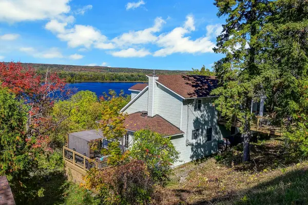 1565 Lilac LN, Orleans - Cumberland And Area, ON K4C 1C4