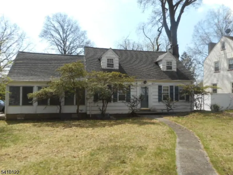 52 E Sumner Ave, Roselle Park Boro, NJ 07204