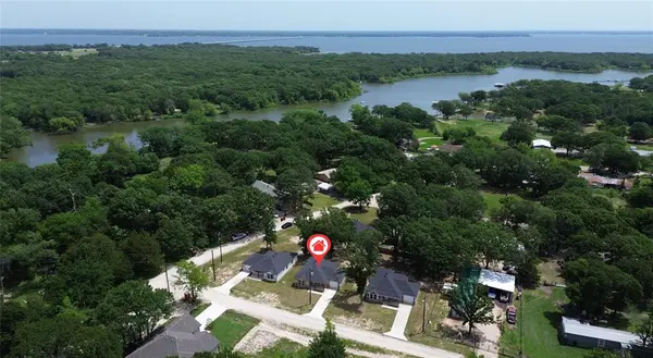 800 Hemlock Drive, West Tawakoni, TX 75474