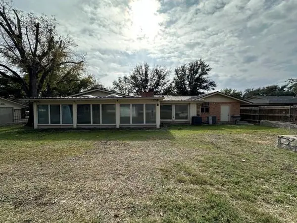 107 Manor Street, Sonora, TX 76950
