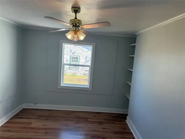 513 Allen Avenue, Bonham, TX 75418