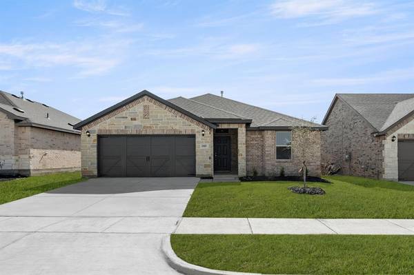 1905 Seminole Drive,  Cleburne,  TX 76033