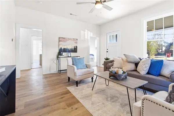 215 E 12th Street, Bonham, TX 75418