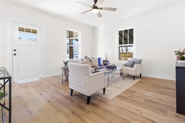 215 E 12th Street, Bonham, TX 75418