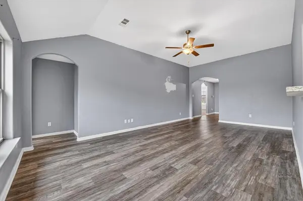 3011 Watercrest Drive, Sanger, TX 76266