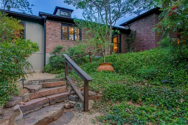 1450 Junior Drive, Dallas, TX 75208