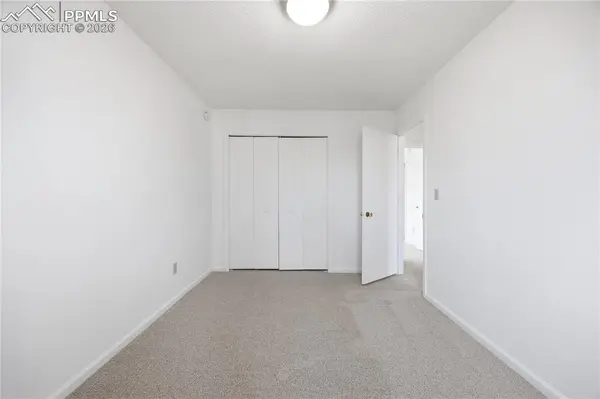 912 Amsterdam DR, Colorado Springs, CO 80907