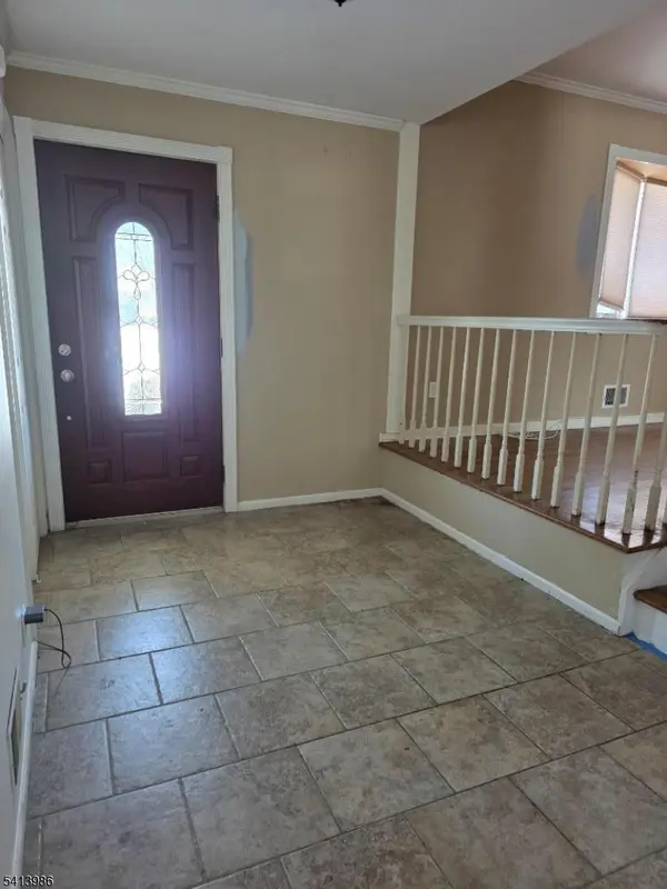 112 Hill Hollow Rd, South Plainfield Boro, NJ 07080