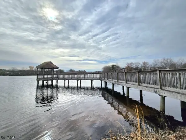 21 Waterview Ct, Evesham Twp., NJ 08053