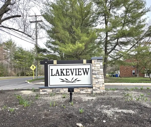 21 Waterview Ct, Evesham Twp., NJ 08053