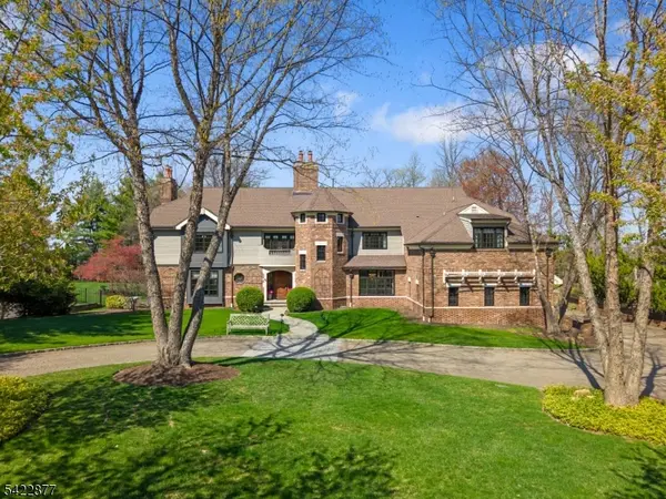 54 Hamilton Dr, North Caldwell Boro, NJ 07006