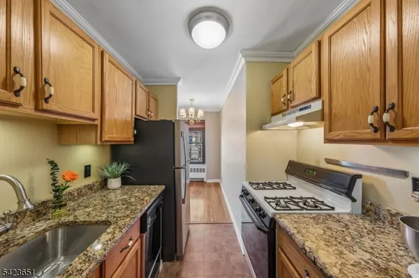 241 E Main St #2B, Bergenfield Boro, NJ 07621