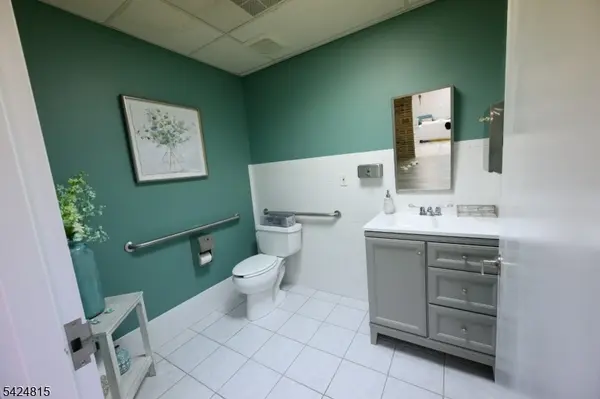 504 Hamburg Tpke, Wayne Twp., NJ 07470