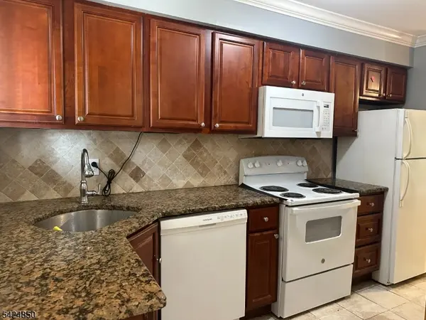 95 Park St #3, Montclair Twp., NJ 07042