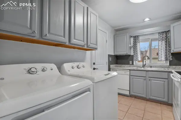 930 N Union BLVD, Colorado Springs, CO 80909