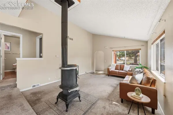 1010 W Sundance ST, Woodland Park, CO 80863