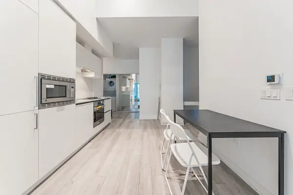 238 Simcoe ST #606, Toronto C01, ON M5T 3B9