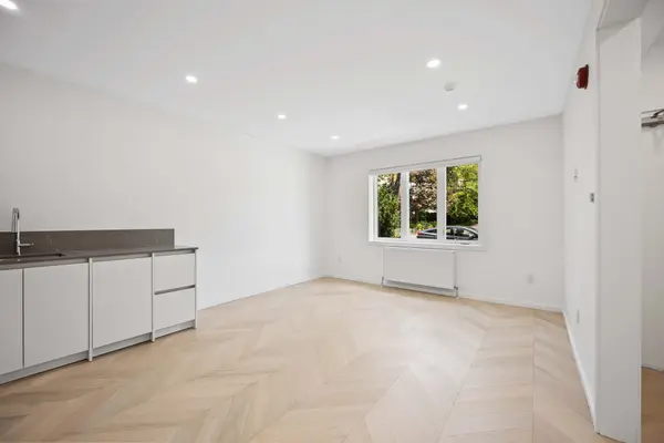 1340 Avenue RD #1A, Toronto C04, ON M5N 2H2