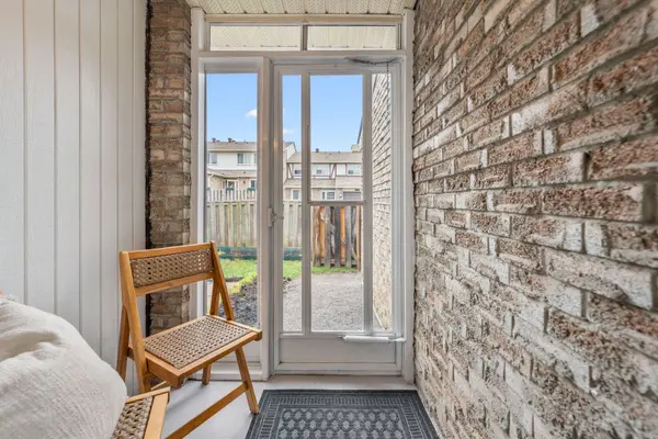 20 Crest Fern WAY, Toronto C15, ON M2J 4M2