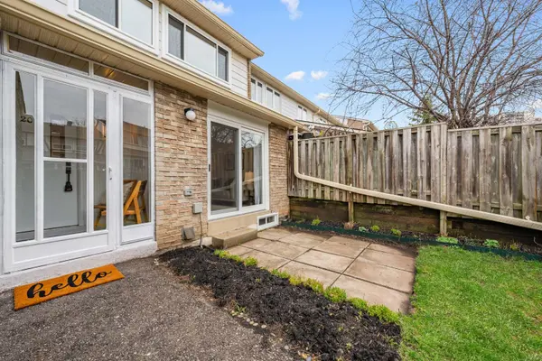 20 Crest Fern WAY, Toronto C15, ON M2J 4M2