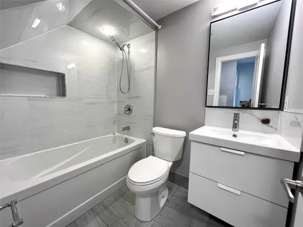 1 Spruce ST #3, Toronto C08, ON M5A 3A1