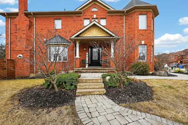 577 Osler CT, Newmarket, ON L3X 2P4