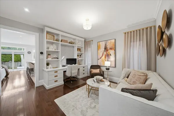 42 Sandy Point DR, Richmond Hill, ON L4S 2W7