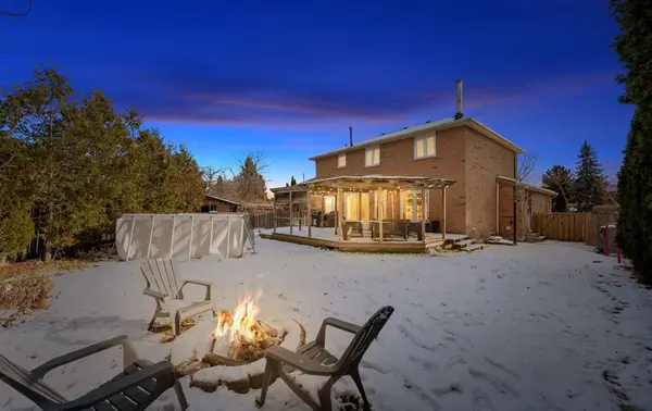 16 Cox CRES, Brampton, ON L6X 3H1