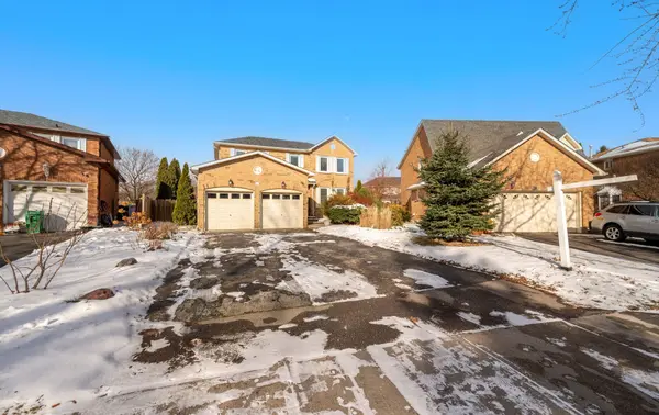 16 Cox CRES, Brampton, ON L6X 3H1