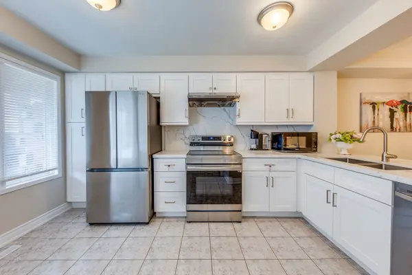 5320 Bushelgrove CIR, Mississauga, ON L5M 6C6