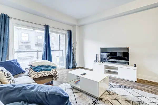 1776A Lawrence AVE W #2, Toronto W04, ON M6L 0A3