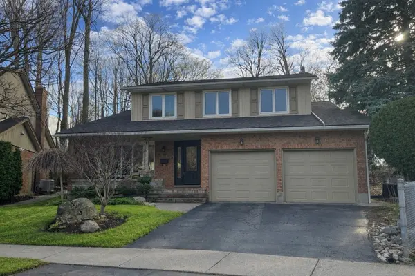 29 Muskoka CT, Kitchener, ON N2B 3M2