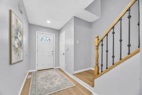 2 Royalwood CT #59, Hamilton, ON L8E 4Z1