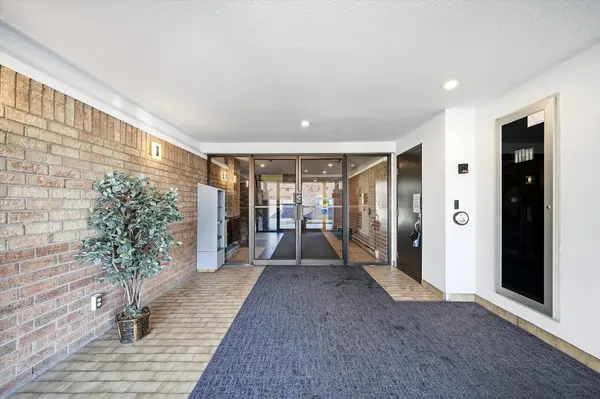 316 Savard AVE #206, Vanier And Kingsview Park, ON K1L 7S2