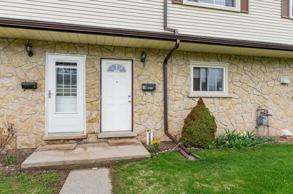 144 Jansen AVE #10, Kitchener, ON N2A 2L7