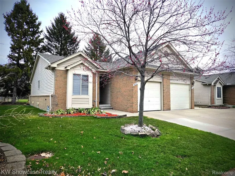 4031 Heatherwood Court Heatherwood Ct, Warren, MI 48092