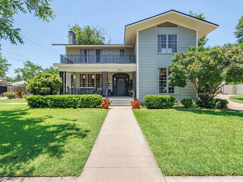 201 N Blanco, Coleman, TX 76834