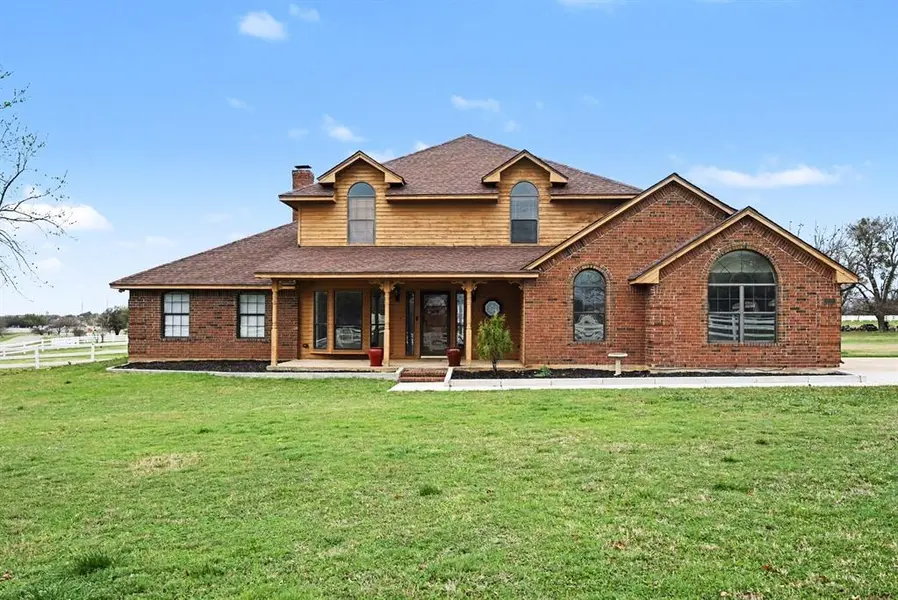 10101 Round Hill Road, Fort Worth, TX 76131