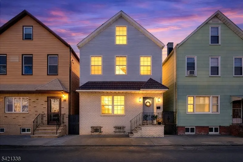 97 Houston St, Newark City, NJ 07105