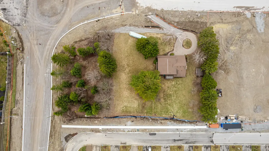 2045 Grandview ST N, Oshawa, ON L1H 8L7