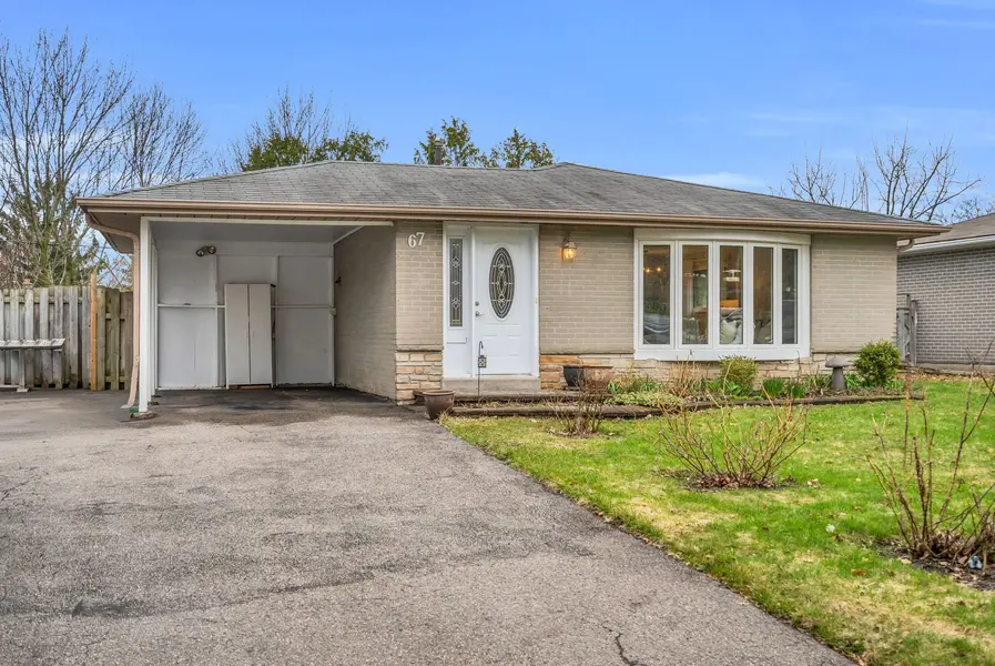 67 Devins DR, Aurora, ON L4G 2Z5