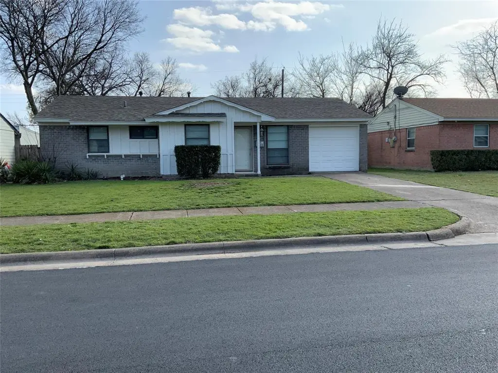 522 Summit Ridge Drive, Duncanville, TX 75116