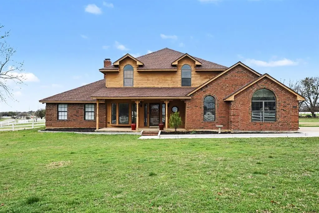 10101 Round Hill Road, Fort Worth, TX 76131