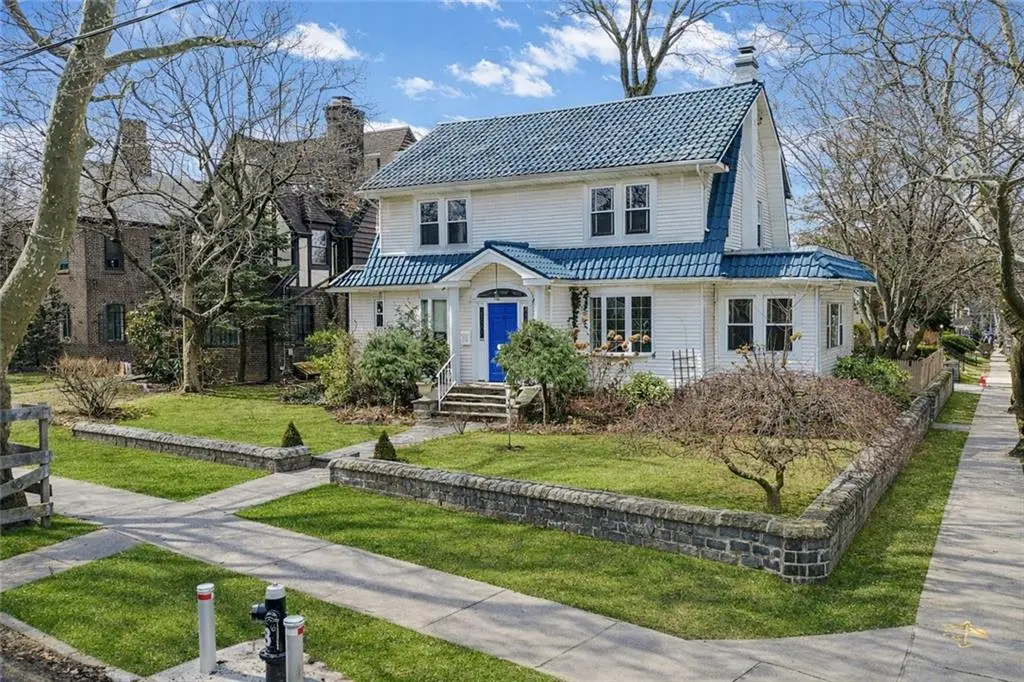 94 Hart BLVD, Staten  Island, NY 10301