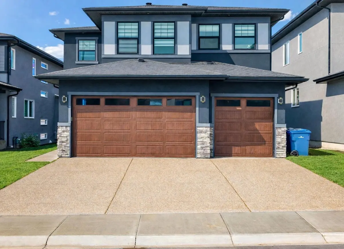 82 Waterford CRES, Chestermere, AB T1X 2V1