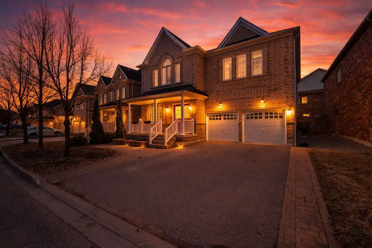 6 Wilsongary CIR, Ajax, ON L1T 0G7