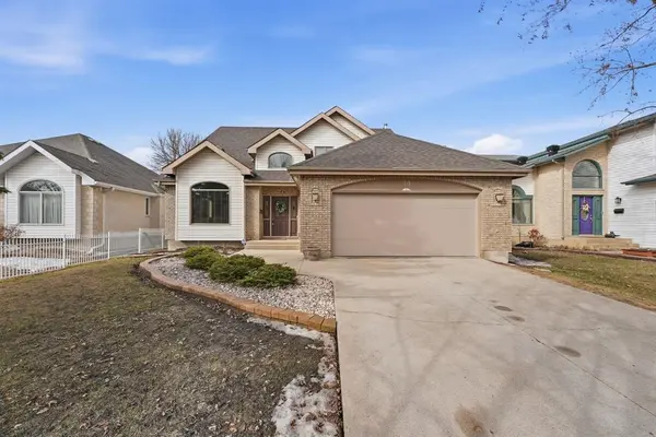 70 Mulligan Bay, Winnipeg, MB R3P 2H5