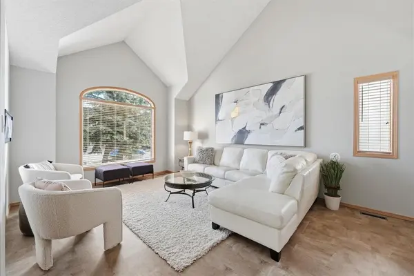 70 Mulligan Bay, Winnipeg, MB R3P 2H5