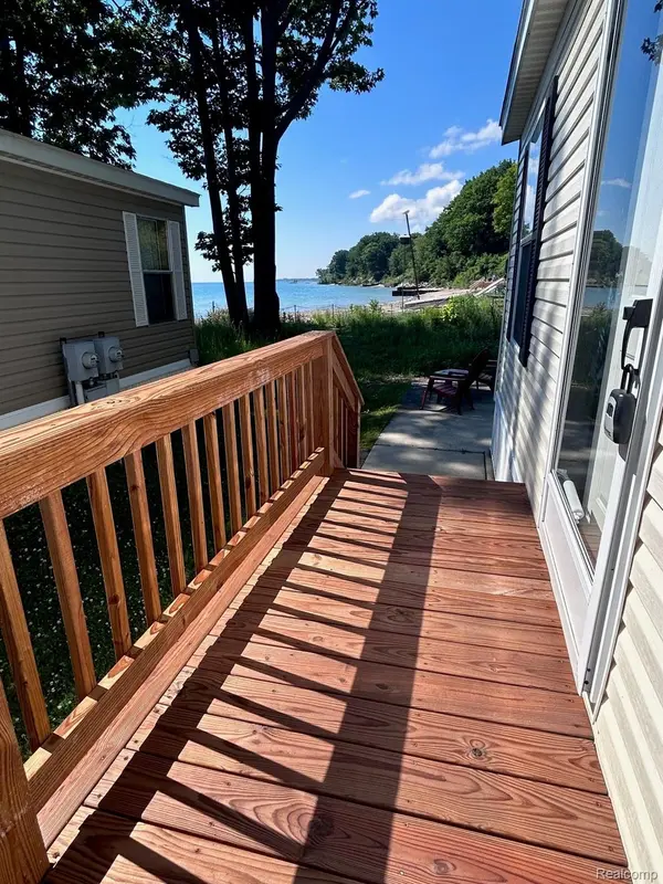 6103 LAKESHORE RD #122, Worth Township, MI 48450