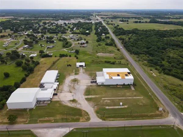 72 Gibbons Road, Southmayd, TX 75092